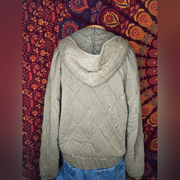 Quilted Olive Green Hooded Jacket - Picture 7 of 9